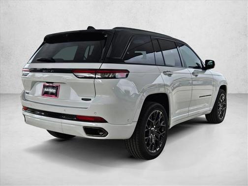 2025 Jeep Grand Cherokee Summit