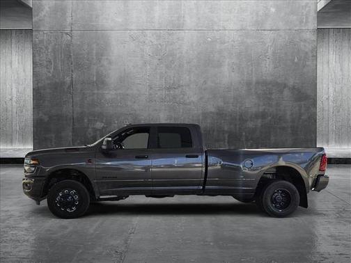2025 RAM 3500 Big Horn Crew Cab 4x4 8' Box