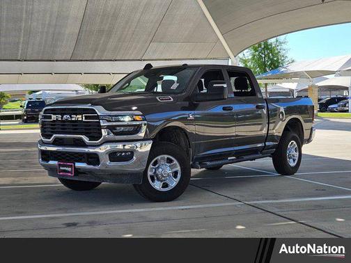2025 RAM 2500 Tradesman Crew Cab 4x4 6'4' Box