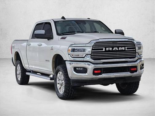 2020 RAM 2500 Laramie Crew Cab 4X4 6'4' Box