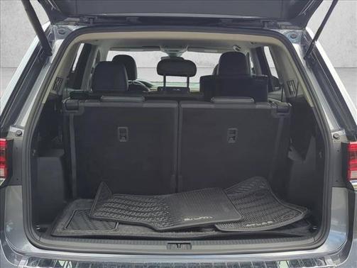 Platinum Gray Meta 2024 Volkswagen Atlas 2.0T SE