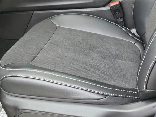 Bright White Clearcoat 2026 Jeep Grand Cherokee Altitude