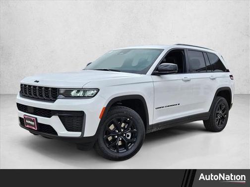 Bright White Clearcoat 2026 Jeep Grand Cherokee Altitude