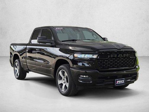 Diamond Black Crystal Pearlcoat 2025 RAM 1500 Tradesman