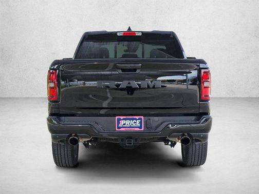 Diamond Black Crystal Pearlcoat 2025 RAM 1500 Tradesman