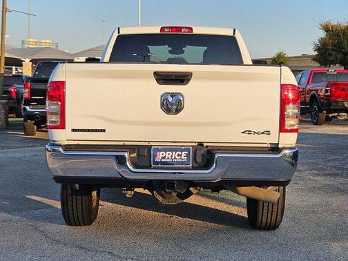 2024 RAM 3500 Big Horn Crew Cab 4x4 8' Box
