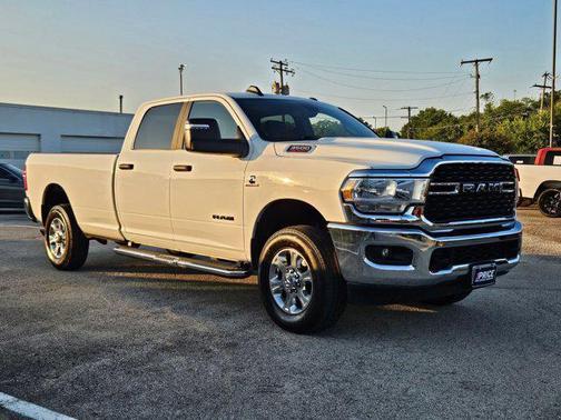 2024 RAM 3500 Big Horn Crew Cab 4x4 8' Box