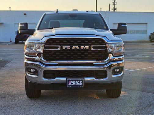 2024 RAM 3500 Big Horn Crew Cab 4x4 8' Box