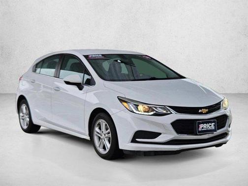 Summit White 2018 Chevrolet Cruze LT