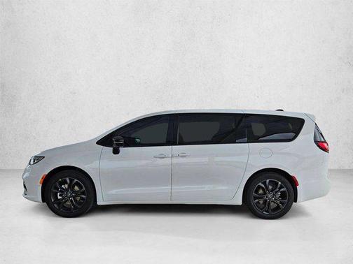 Bright White Clearcoat 2026 Chrysler Pacifica L
