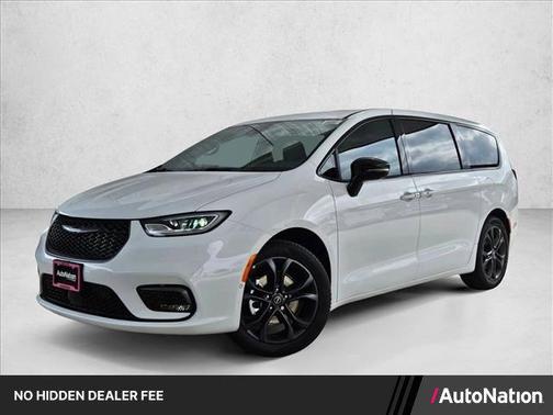 Bright White Clearcoat 2026 Chrysler Pacifica L