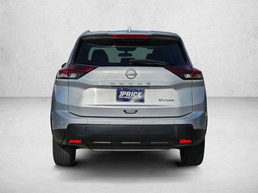 Brilliant Silver Metallic 2024 Nissan Rogue SV