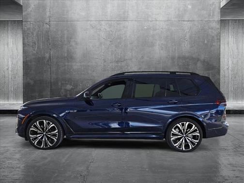 2023 BMW X7 M60i
