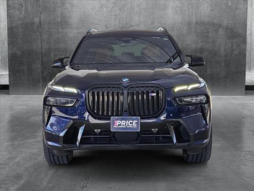 2023 BMW X7 M60i