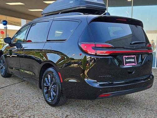 2025 Chrysler Pacifica L