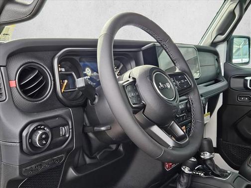 Bright White Clearcoat 2026 Jeep Gladiator Rubicon