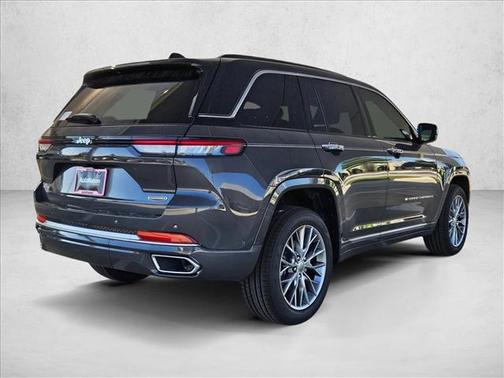 2025 Jeep Grand Cherokee Summit