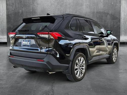 2022 Toyota RAV4 XLE Premium