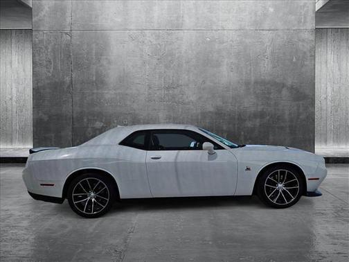 2016 Dodge Challenger R/T Scat Pack