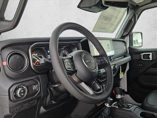 Bright White Clearcoat 2026 Jeep Gladiator Rubicon