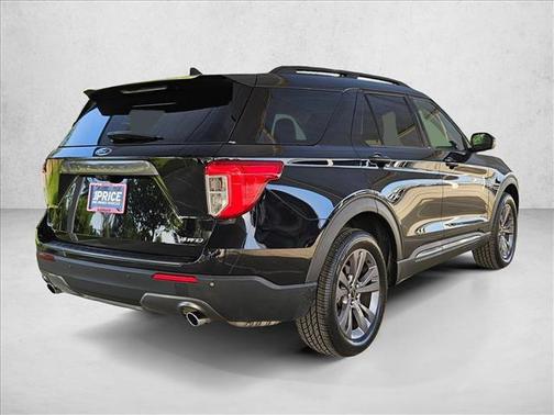 Agate Black Metallic 2022 Ford Explorer XLT