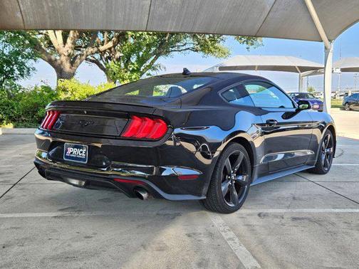 2022 Ford Mustang EcoBoost