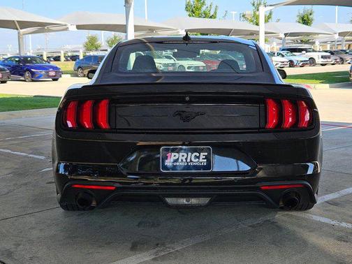 2022 Ford Mustang EcoBoost