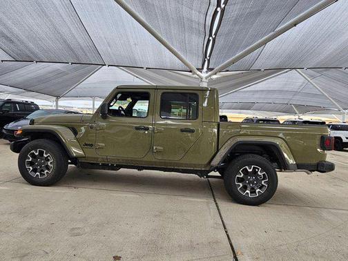2026 Jeep Gladiator Sahara 4x4