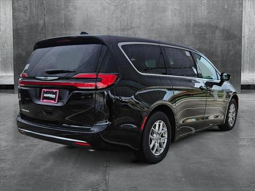2025 Chrysler Pacifica L