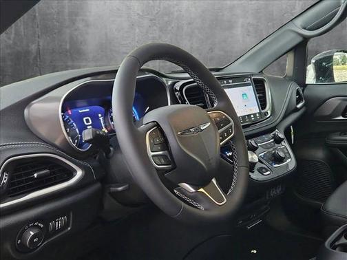 2025 Chrysler Pacifica L