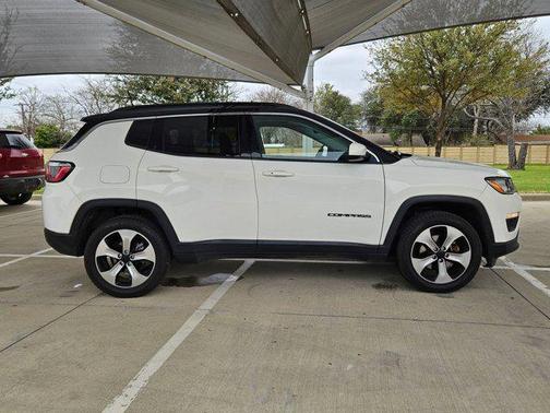 White Clearcoat 2018 Jeep Compass Latitude