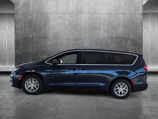 2025 Chrysler Pacifica L