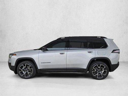 Silver Zynith Clearcoat 2026 Jeep Cherokee Overland