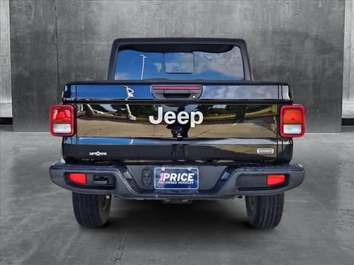 2022 Jeep Gladiator Overland