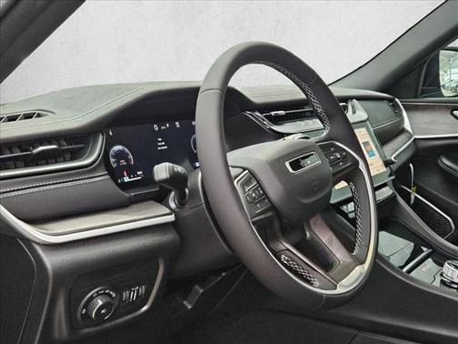 Silver Zynith 2026 Jeep Grand Cherokee L Limited