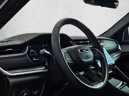 Baltic Gray Metallic Clearcoat 2026 Jeep Grand Cherokee Laredo