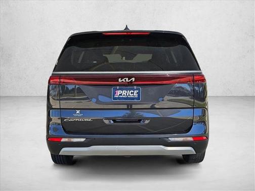 2022 Kia Carnival LX