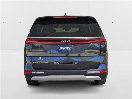 2022 Kia Carnival LX