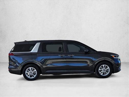 2022 Kia Carnival LX