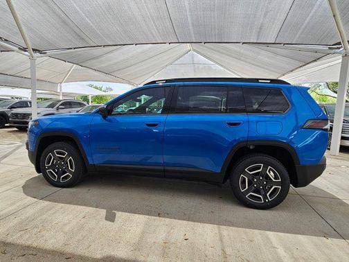 Hydro Blue Pearlcoat 2026 Jeep Cherokee Laredo 4x4
