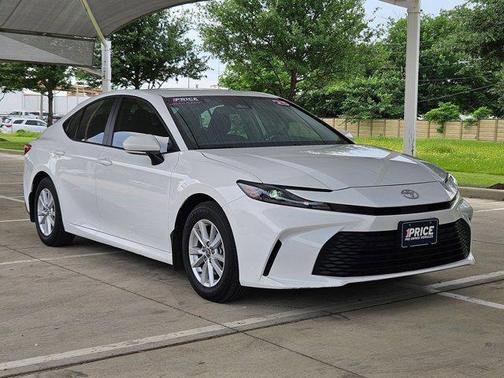 Ice Cap 2025 Toyota Camry LE