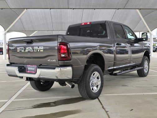 2025 RAM 2500 Tradesman Crew Cab 4x4 6'4' Box