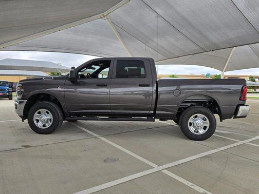 2025 RAM 2500 Tradesman Crew Cab 4x4 6'4' Box