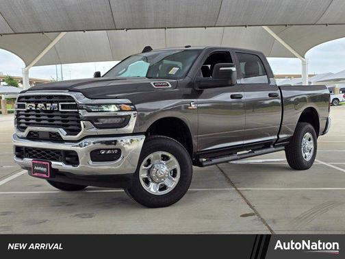 2025 RAM 2500 Tradesman Crew Cab 4x4 6'4' Box