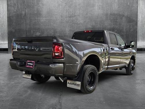 2025 RAM 3500 Big Horn Crew Cab 4x4 8' Box