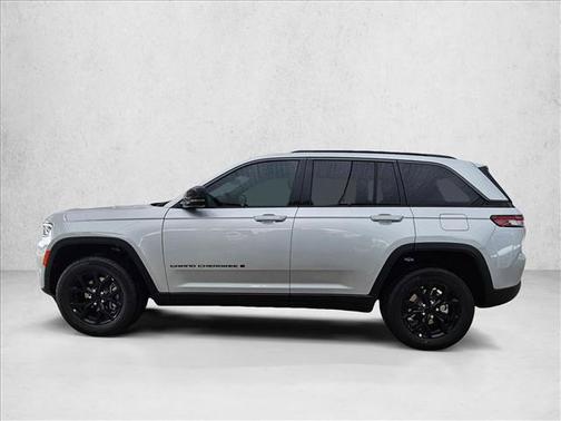 Silver Zynith 2026 Jeep Grand Cherokee Altitude