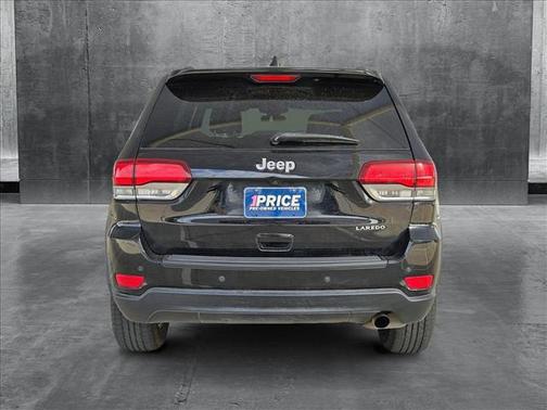 2020 Jeep Grand Cherokee Laredo