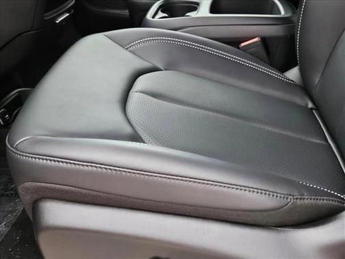 2025 Chrysler Pacifica L