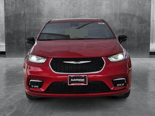 2025 Chrysler Pacifica L