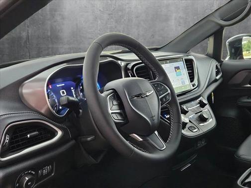 2025 Chrysler Pacifica L